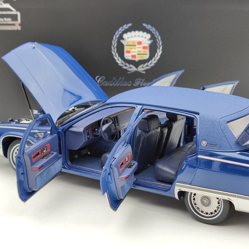 GM 1:18 1993 Cadillac Fleetwood Sedan Blue Diecast Model Car Edition Collection