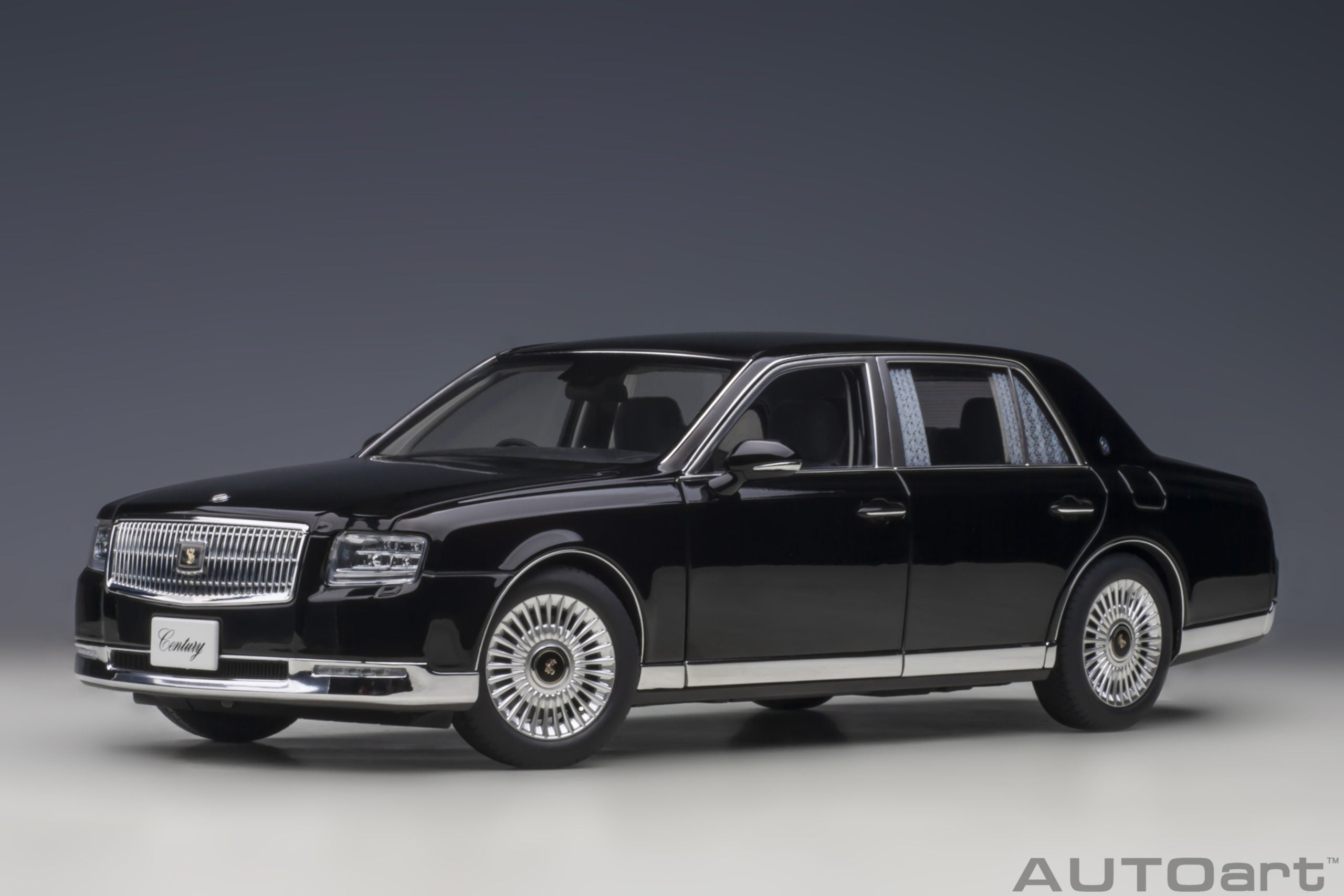 AUTOart 1:18 Toyota Century with curtains (Black) 78765