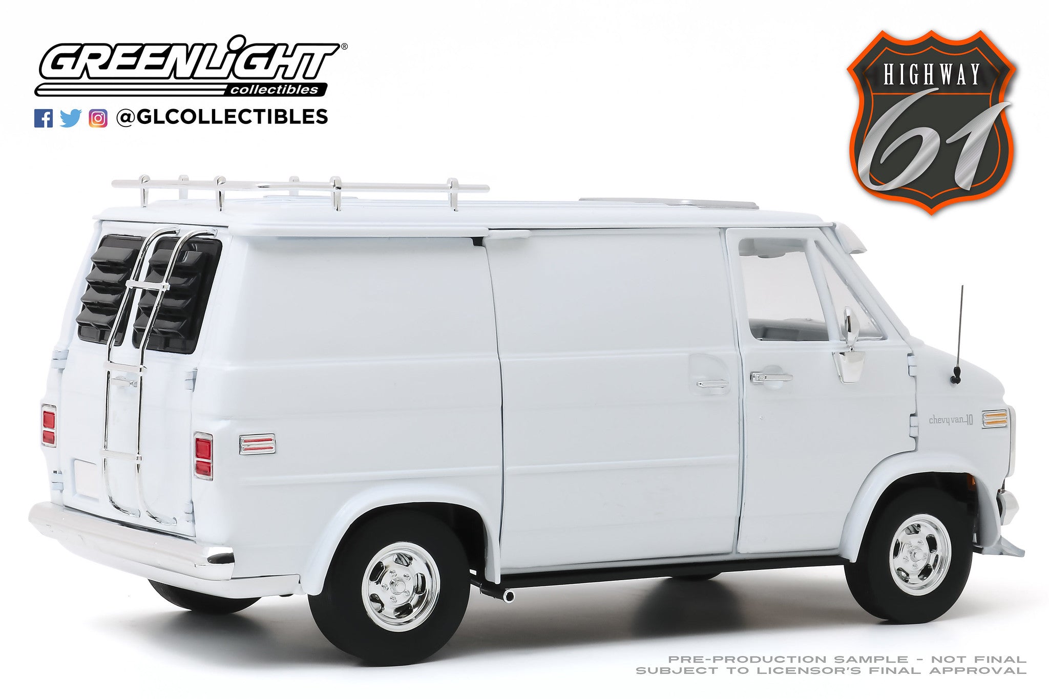 Highway 61 1:18 1976 Chevrolet G-Series Van - White HWY-18023