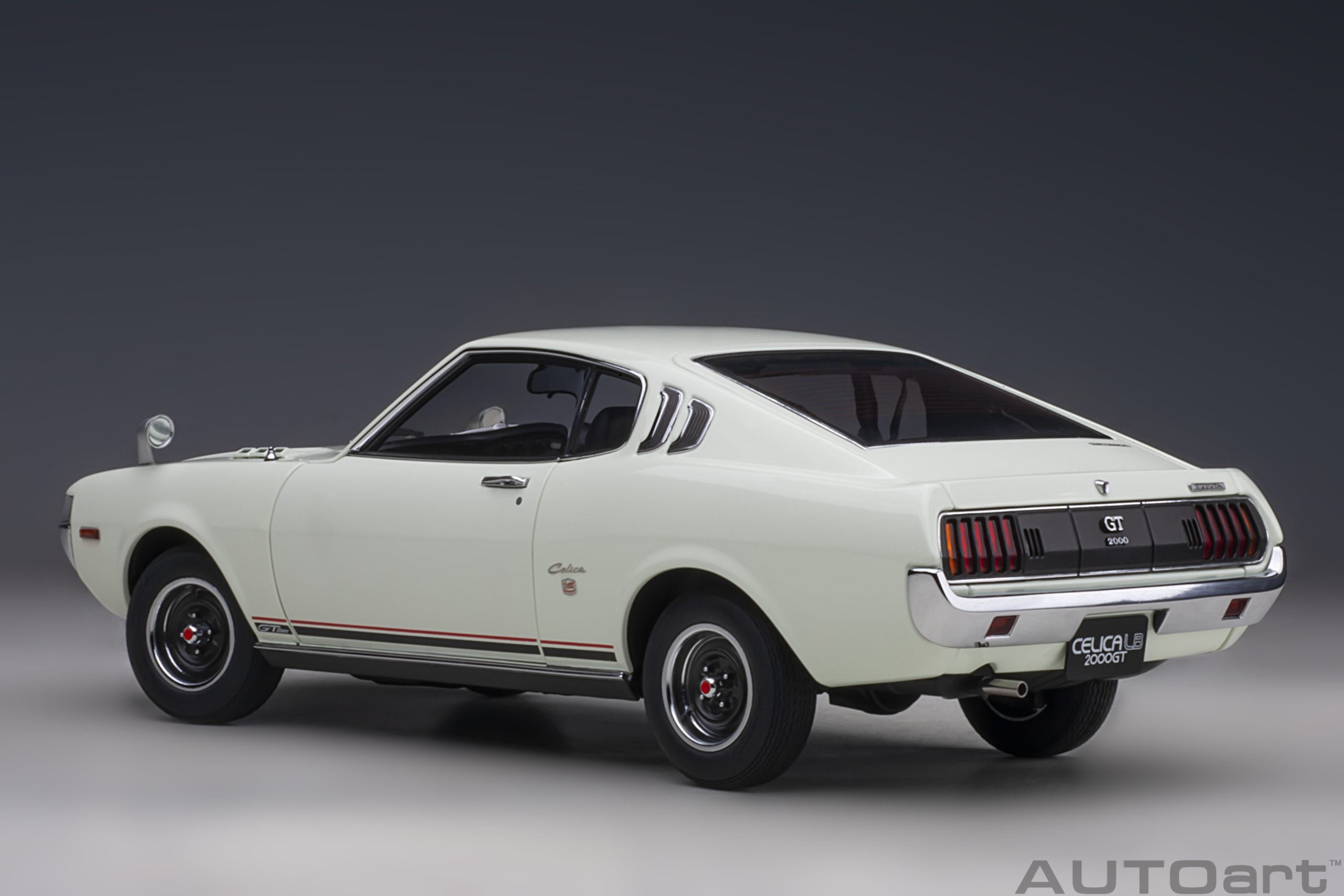 AUTOart 1:18 Toyota Celica Liftback 2000GT (RA25) 1973 (White) 78766
