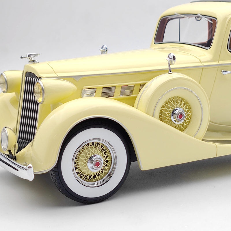 CMF 1:18 Packard Super Eight Coupe 1936 Yellow CMF18005 Resin Models Collection