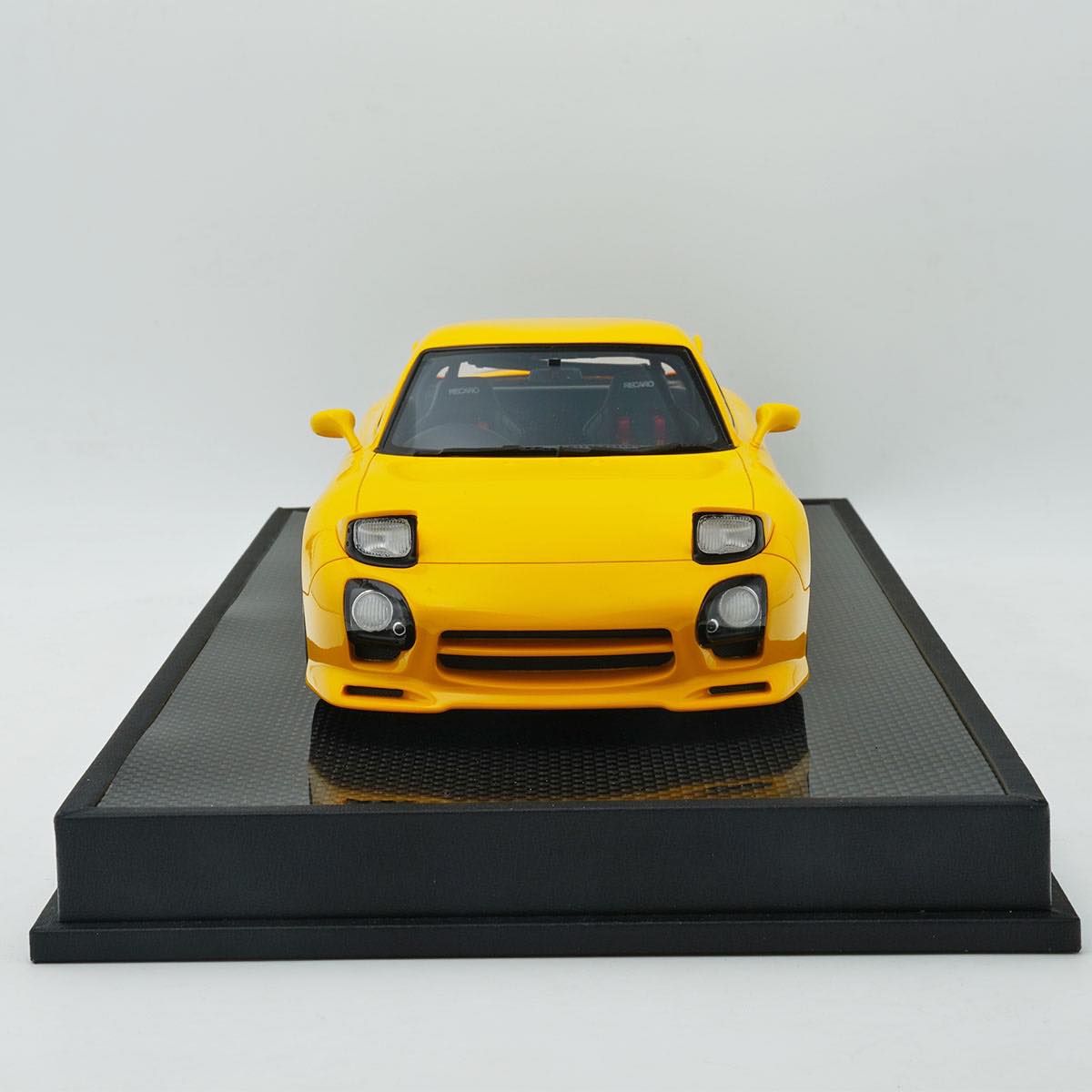 *PREORDER* Polar Master 1:18 Mazda (FD3S) RX-7 A-Spec Edition in Yellow with Engine Display
