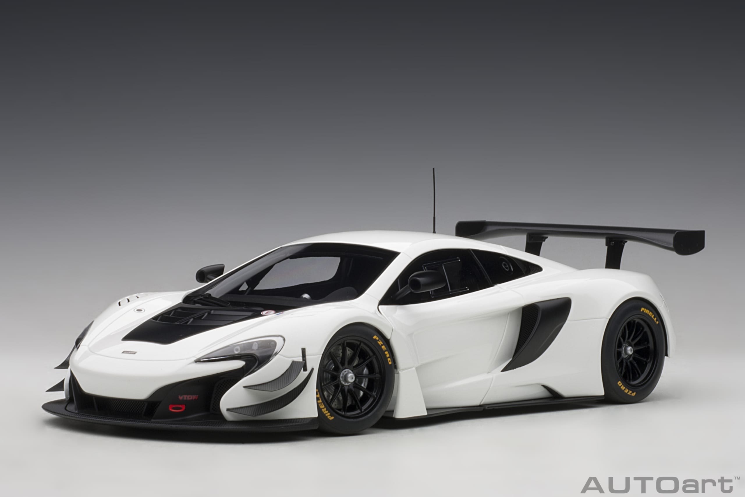 AUTOart 1:18 McLaren 650S GT3 Plain Body Version (White) 81640