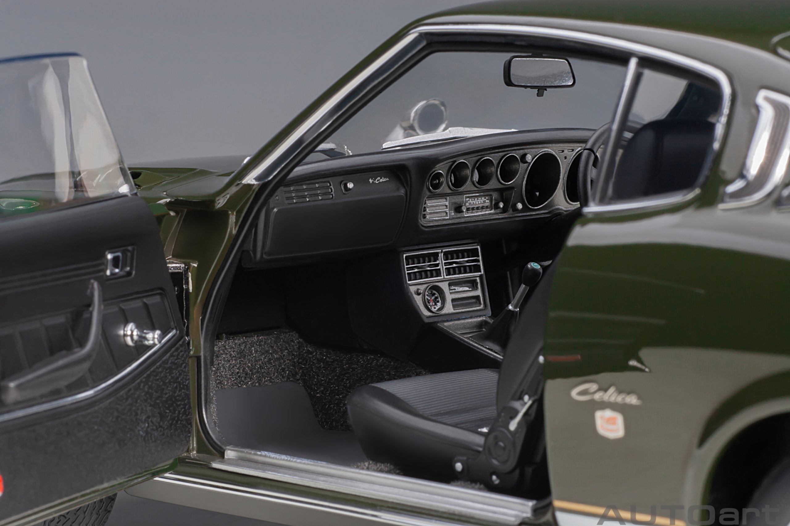 AUTOart 1:18 Toyota Celica Liftback 2000GT (RA25) 1973 (Moss Green) 78768