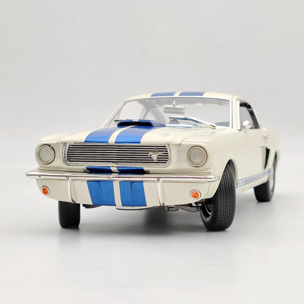 Cobra 1:18 1966 Ford Mustang Shelby GT 350 DC35001 White Metal Collectibles Used