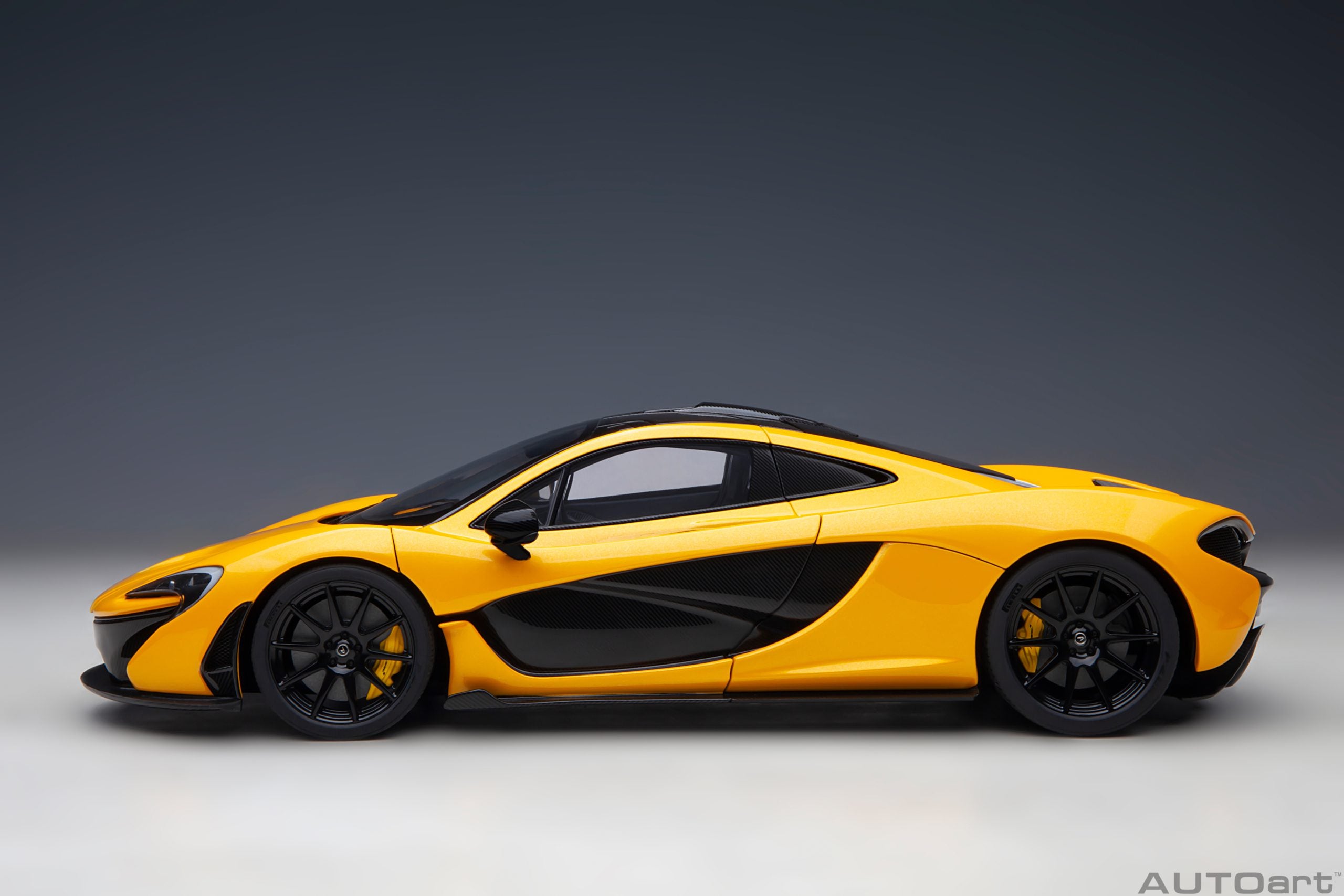 AUTOart 1:18 McLaren P1 (Volcano Yellow with yellow calipers) 76067