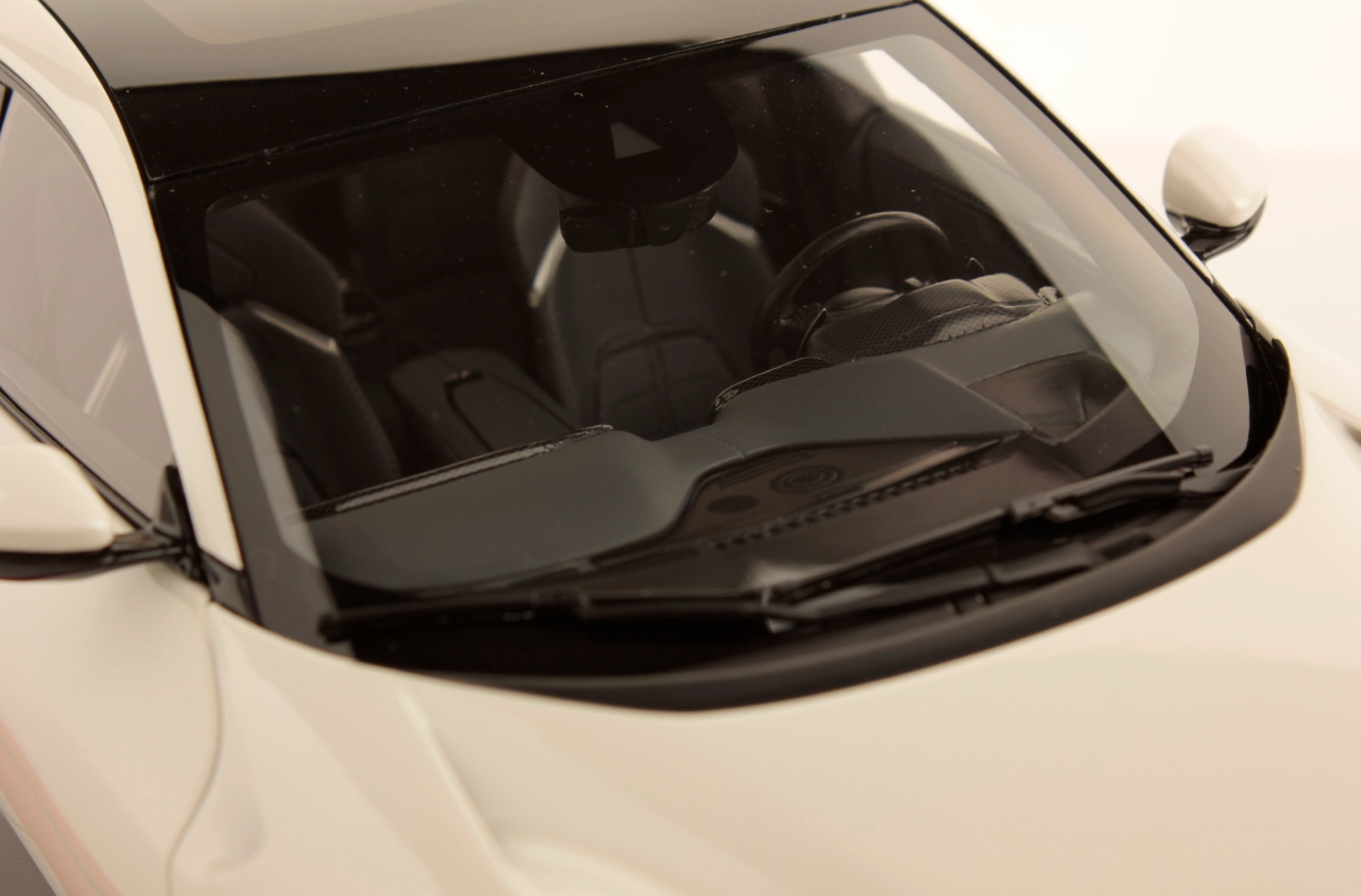 Ferrari Purosangue - Bianco Italia - 1:18