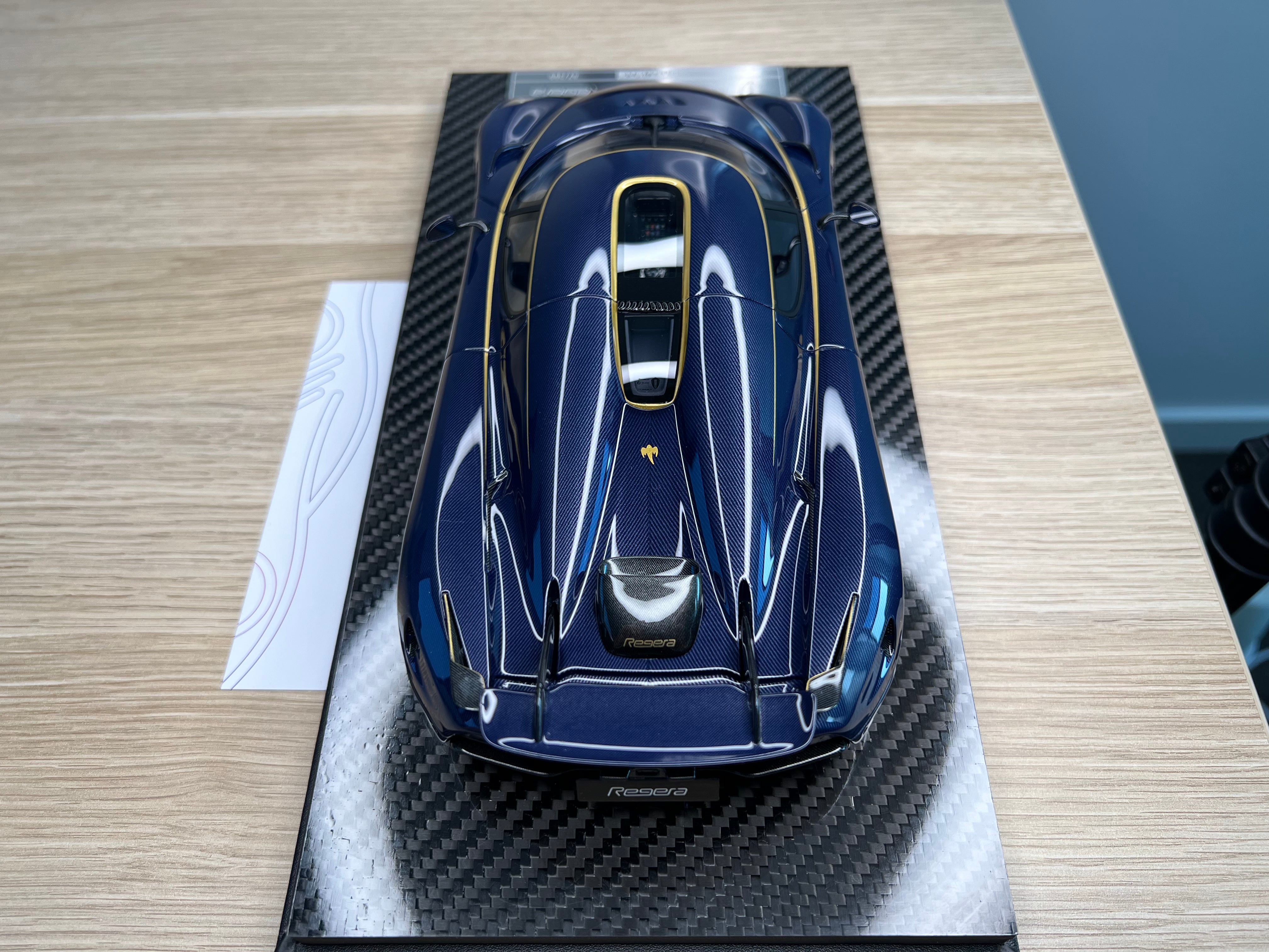 Koenigsegg Regera carbon blue tint gold wheels Zach's Garage - 1:18