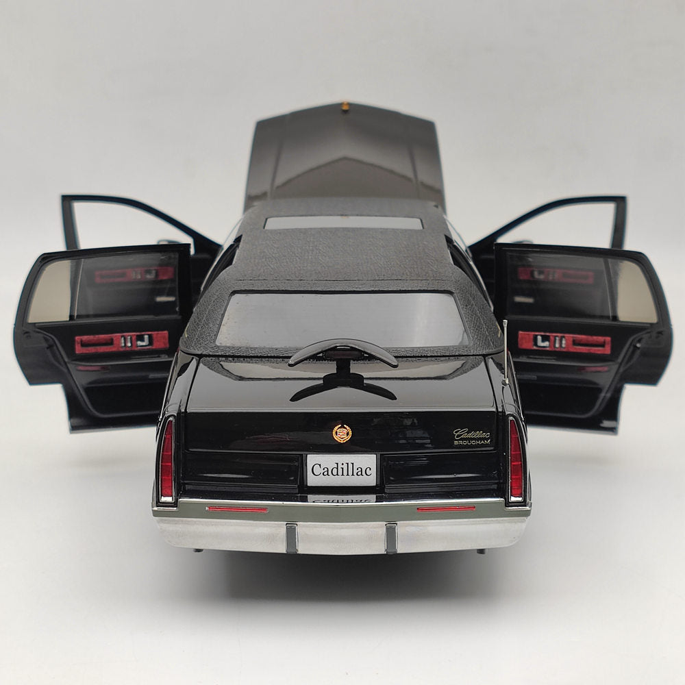 GM 1:18 Cadillac Fleetwood Long Wheelbase Diecast Model Gold LOGO Limited 99pcs Toys Car Gift