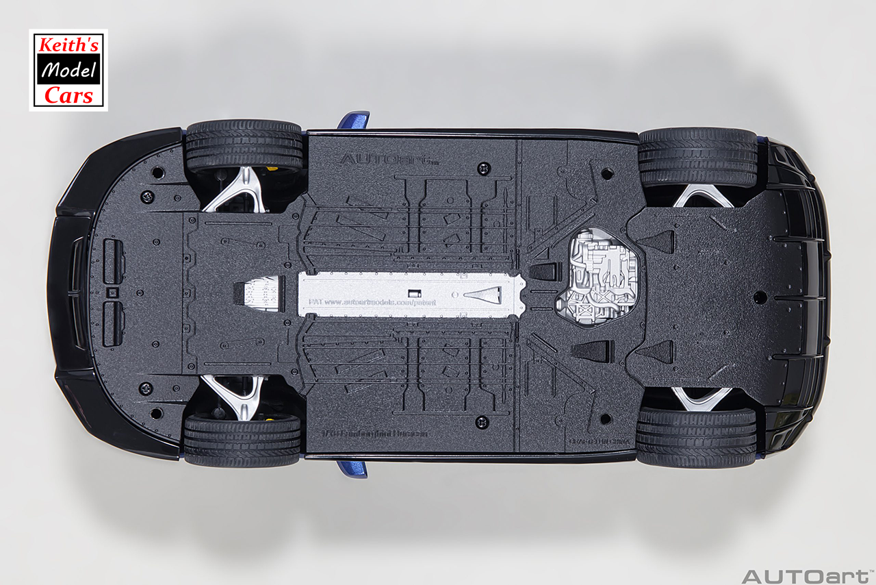 [1/18 Scale] Lamborghini Huracán Evo in Blu Nethuns by AUTOart Models