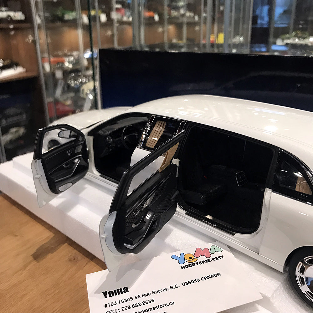 AUTOart 1:18 Mercedes-Maybach S-Klasse S600 Pullman White 76296