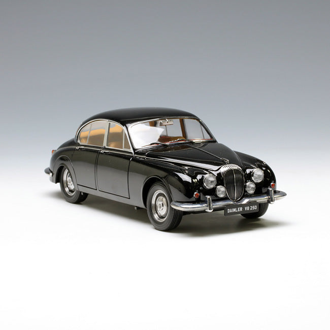 Paragon 1:18 1967 Jaguar MK2 Daimler V8 250 Black PA-98311