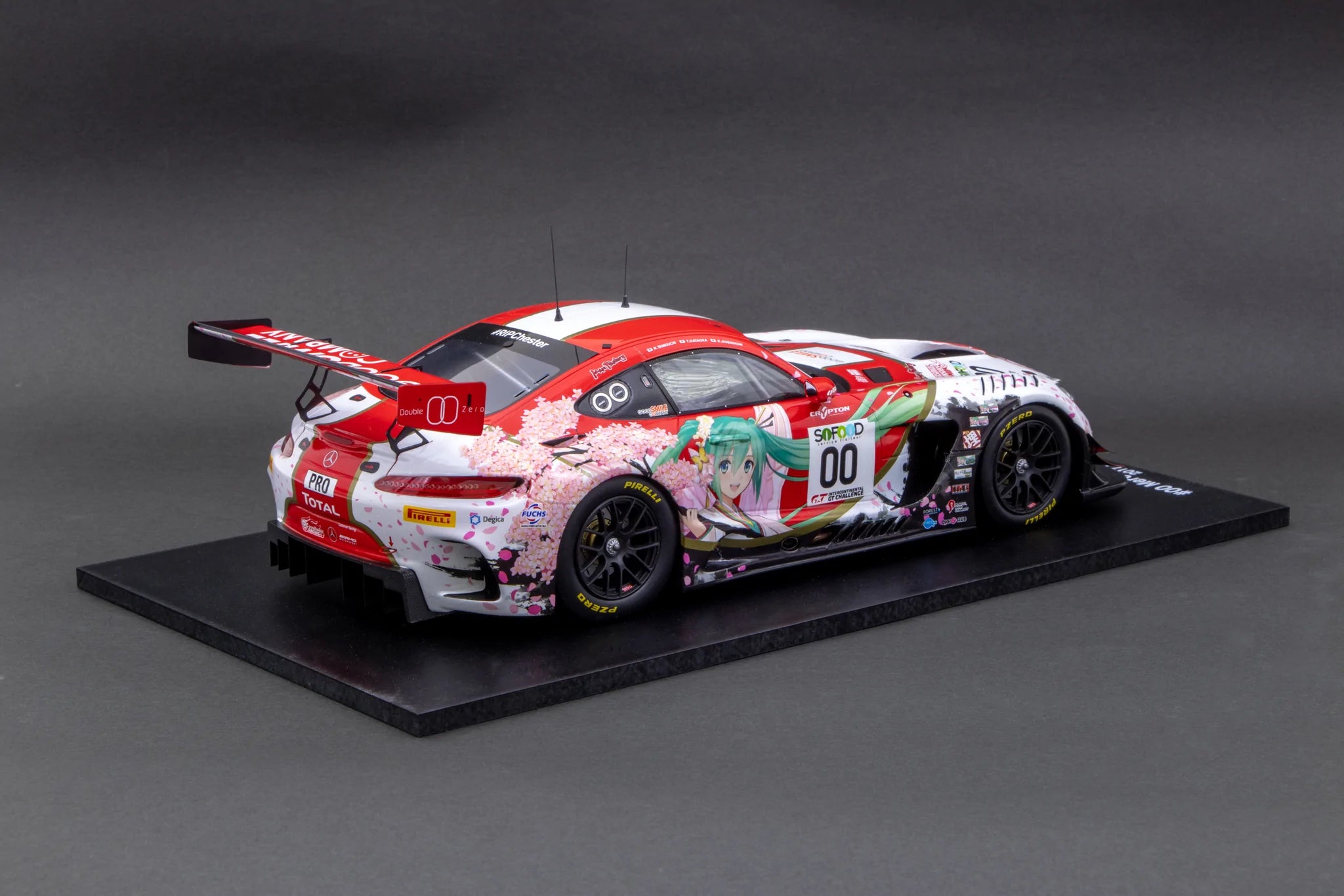 Good Smile Racing 1:18 Hatsune Miku AMG 2017 SPA24H Version