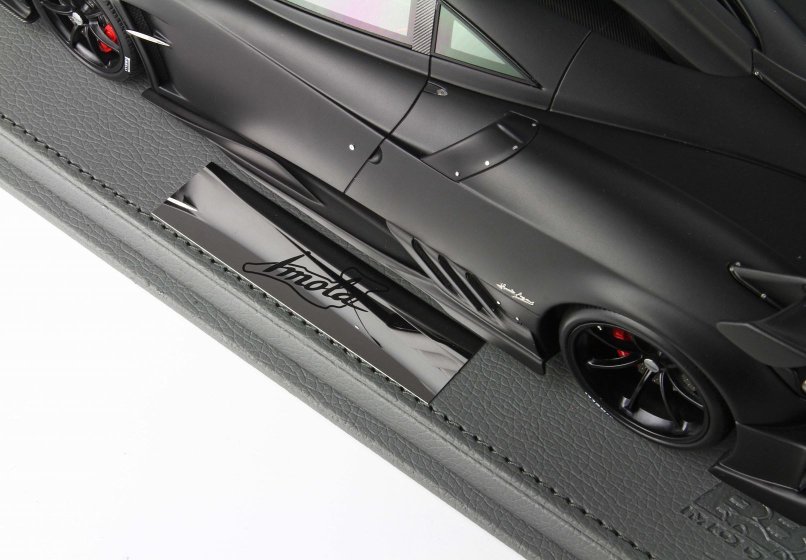 Pagani Imola - matte black - 1:18