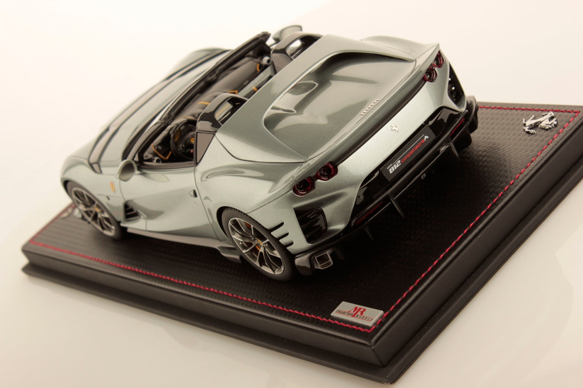 Ferrari 812 Competizione A - Grigio Coburn - 1:18