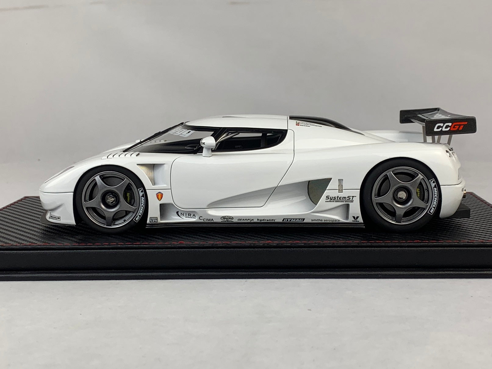 Frontiart 1:18 Koenigsegg CCGT white F070-02
