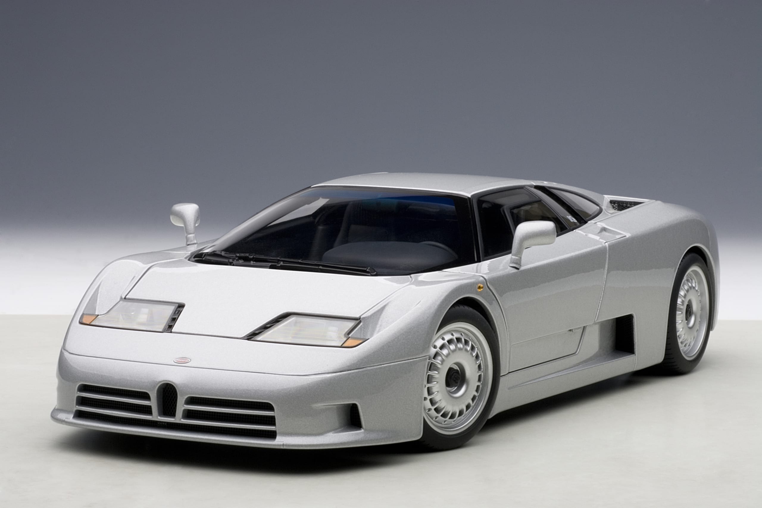 AUTOart 1:18 Bugatti EB110 GT (Grigio Metallizzato) 70979