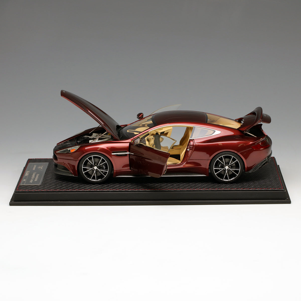 Frontiart 1:18 Aston Martin Vanquish coupe Open Bronze FA008-59