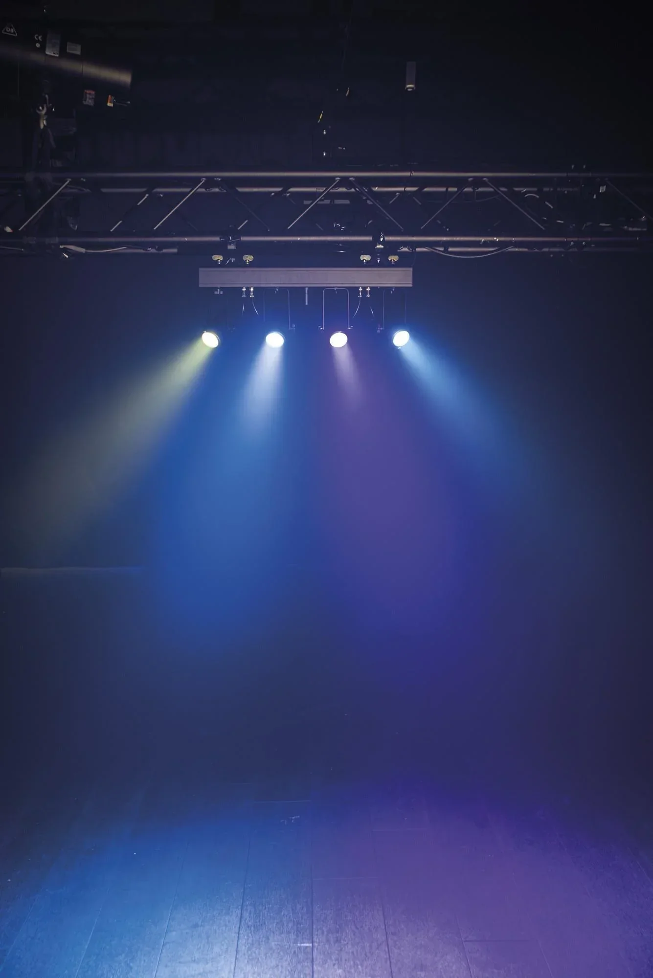 Showtec Pinspot Bar 4 RGBW LED Light Bar