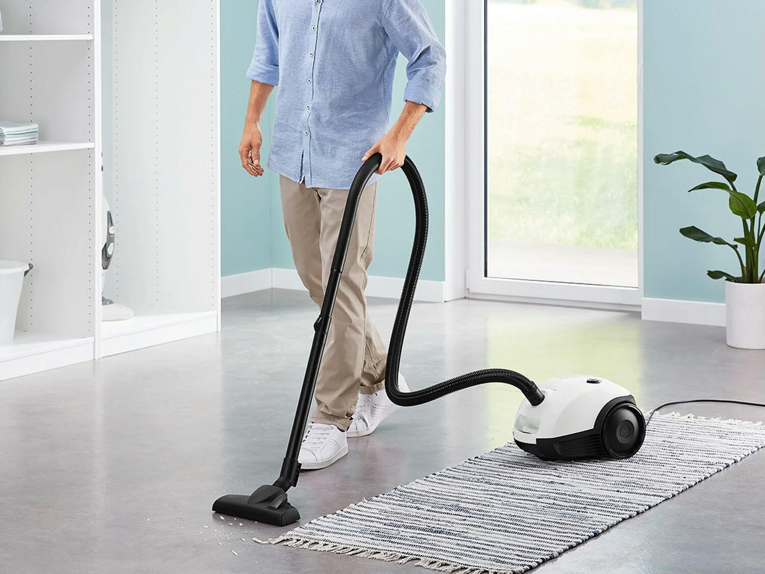 Bosch Aspirador con bolsa 600 W