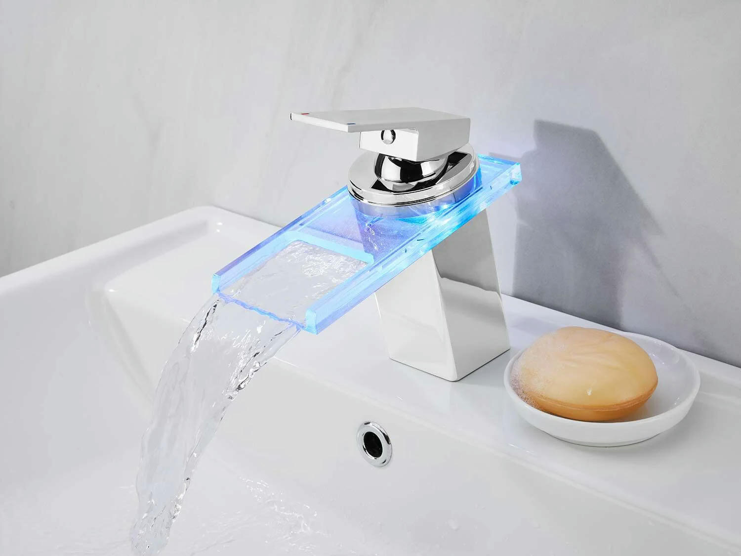 Grifería con LED para lavabo