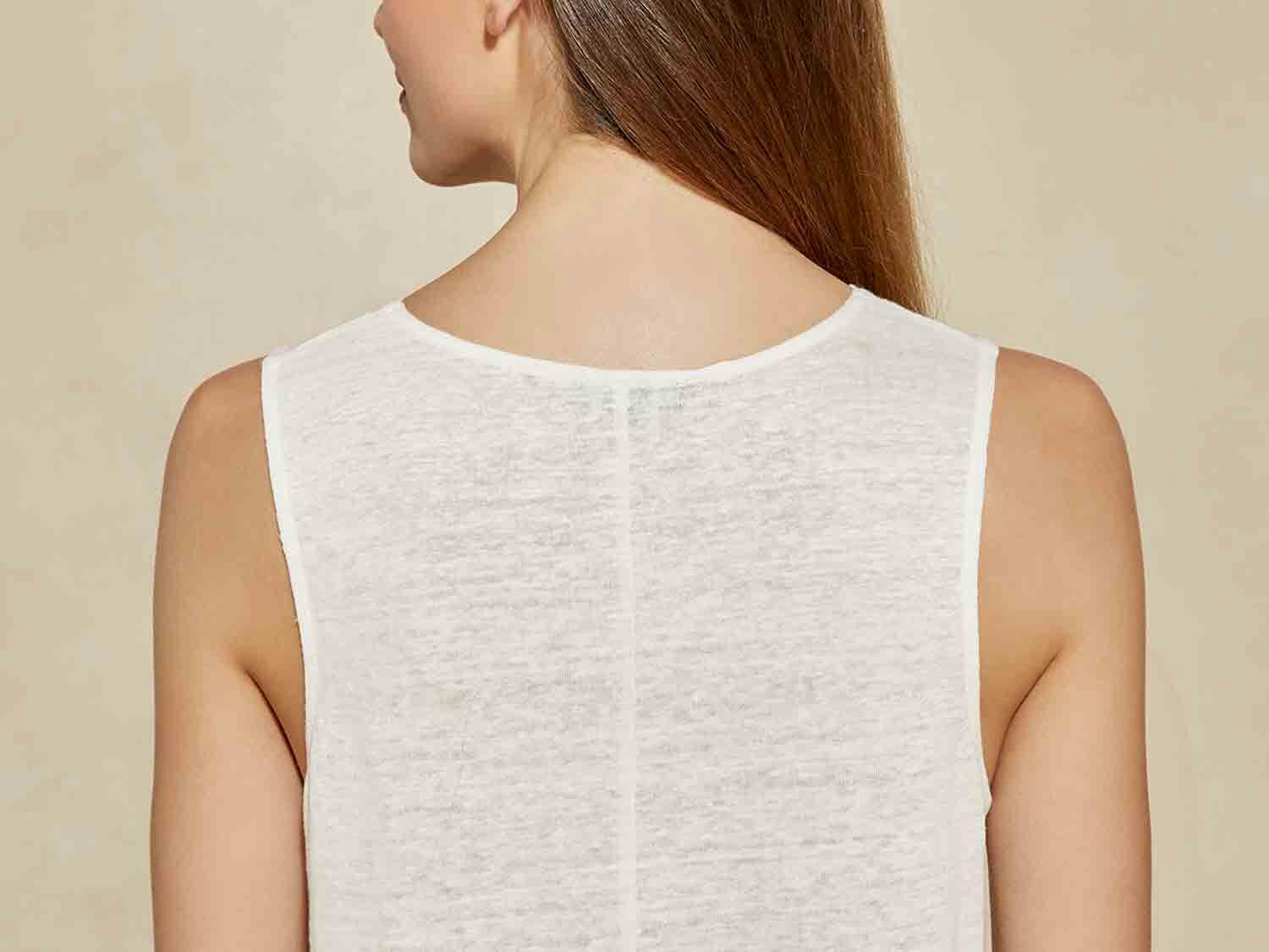 Camiseta de lino blanca para mujer