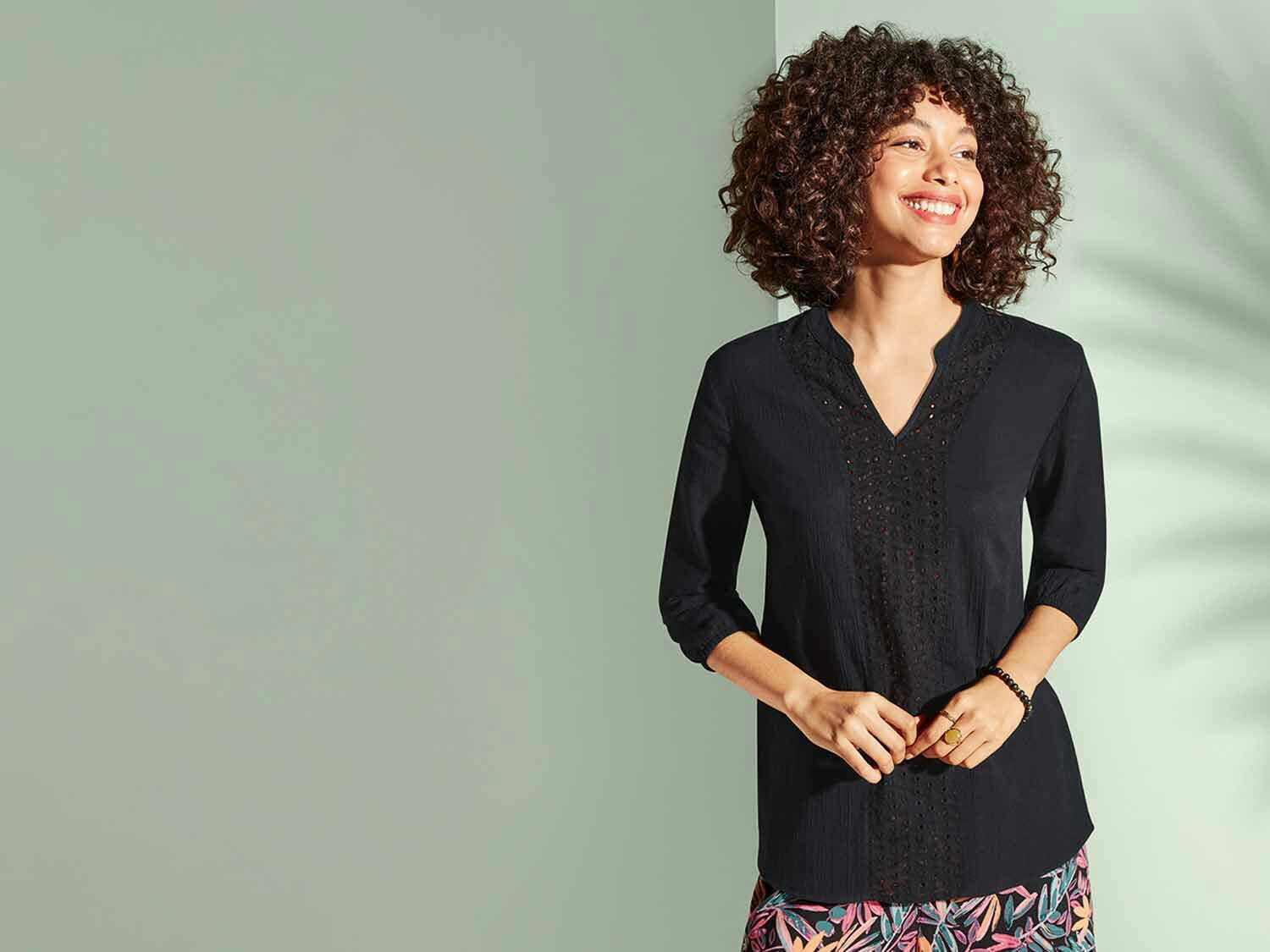 Blusa con cuello túnica para mujer