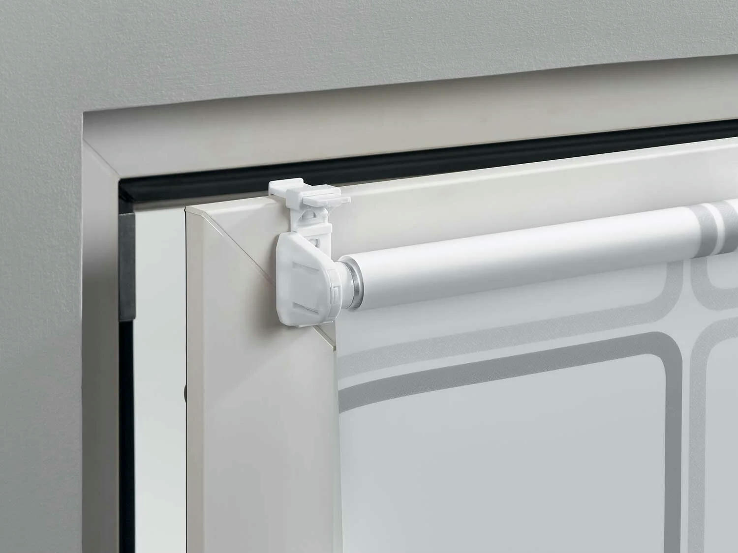 Estor a cuadros para ventana de baño