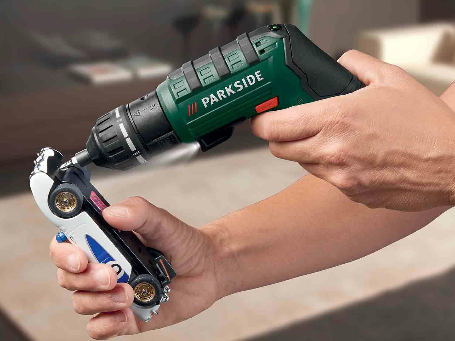 Atornilladora recargable 4 V