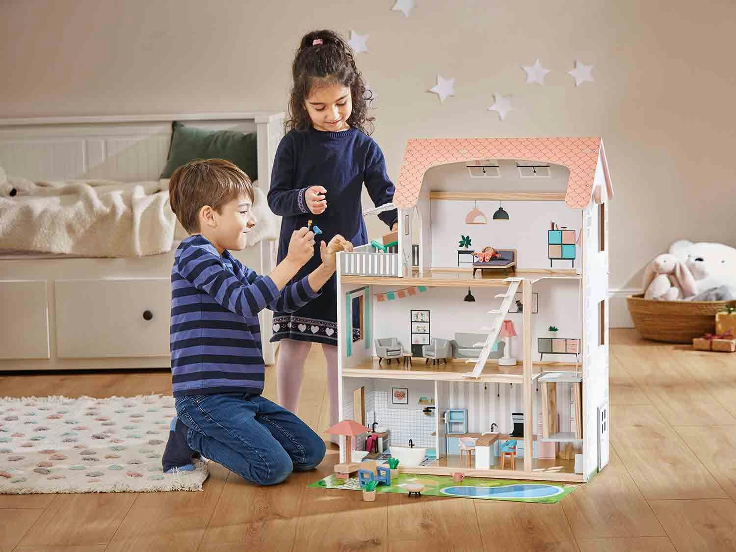 Casa de muñecas de madera