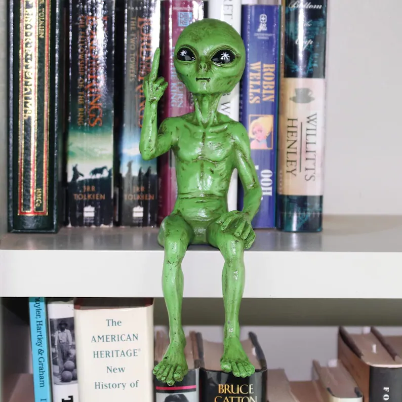 Hippie and Stoner Alien Invasion Couple Statues