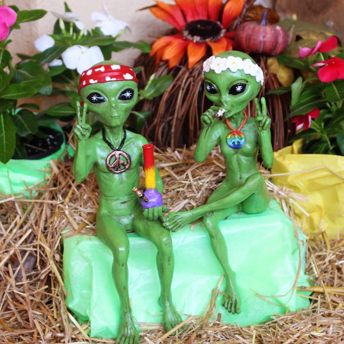 Hippie and Stoner Alien Invasion Couple Statues