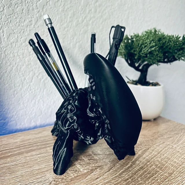 Alien Xenomorph Inspired Pen Holder