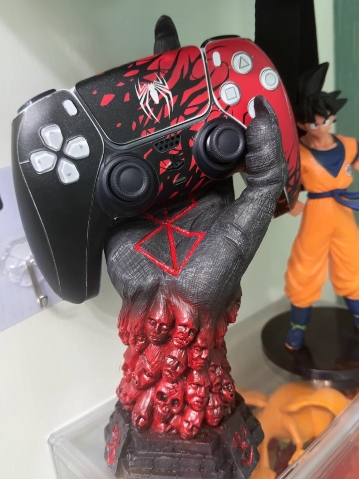 Berserk Statue Hand of God Devil Right Hand Skull Rune Sculpture