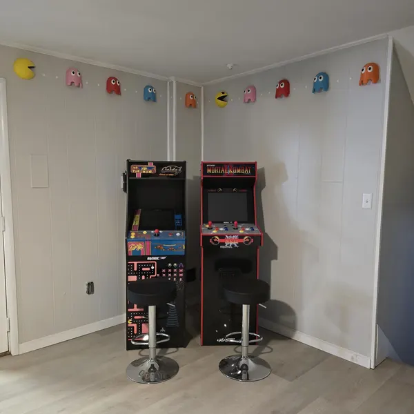 Retro Game Pac Man Arcade Wall Decor