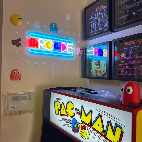 Retro Game Pac Man Arcade Wall Decor