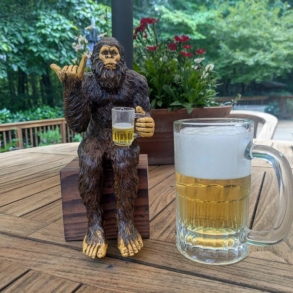 Party Bigfoot Sasquatch Yeti Statue Drinking Beer