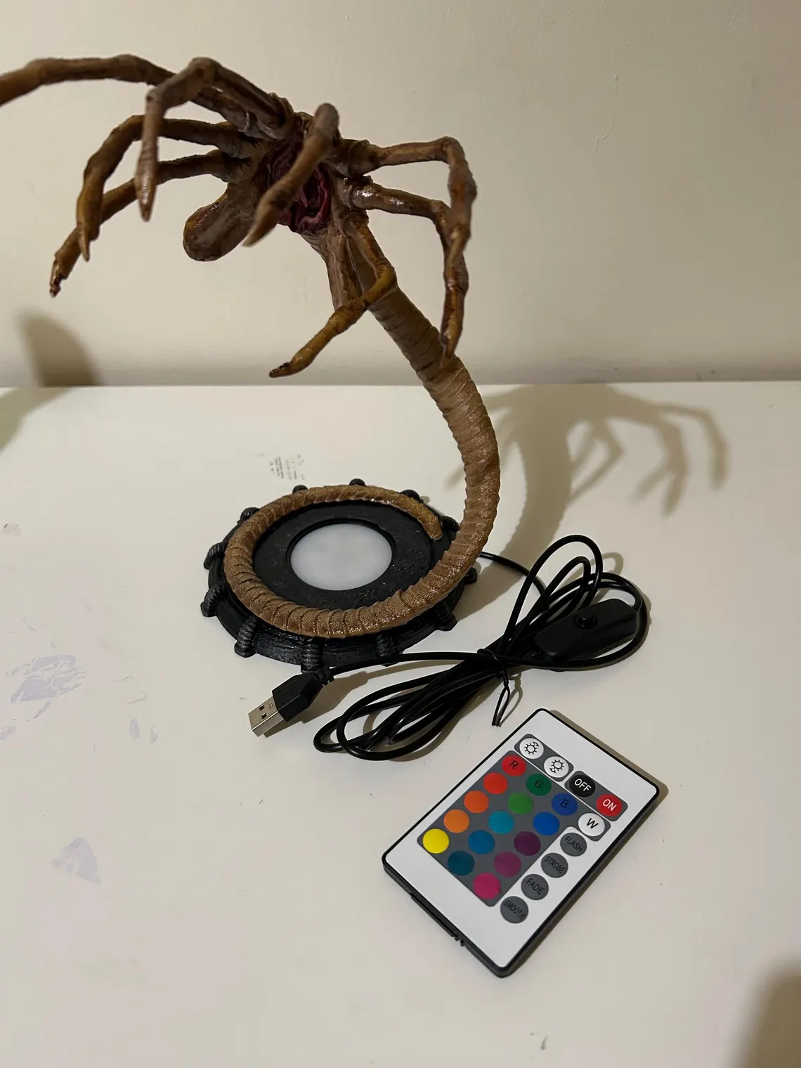 Alien Facehugger Lamp Nightlight