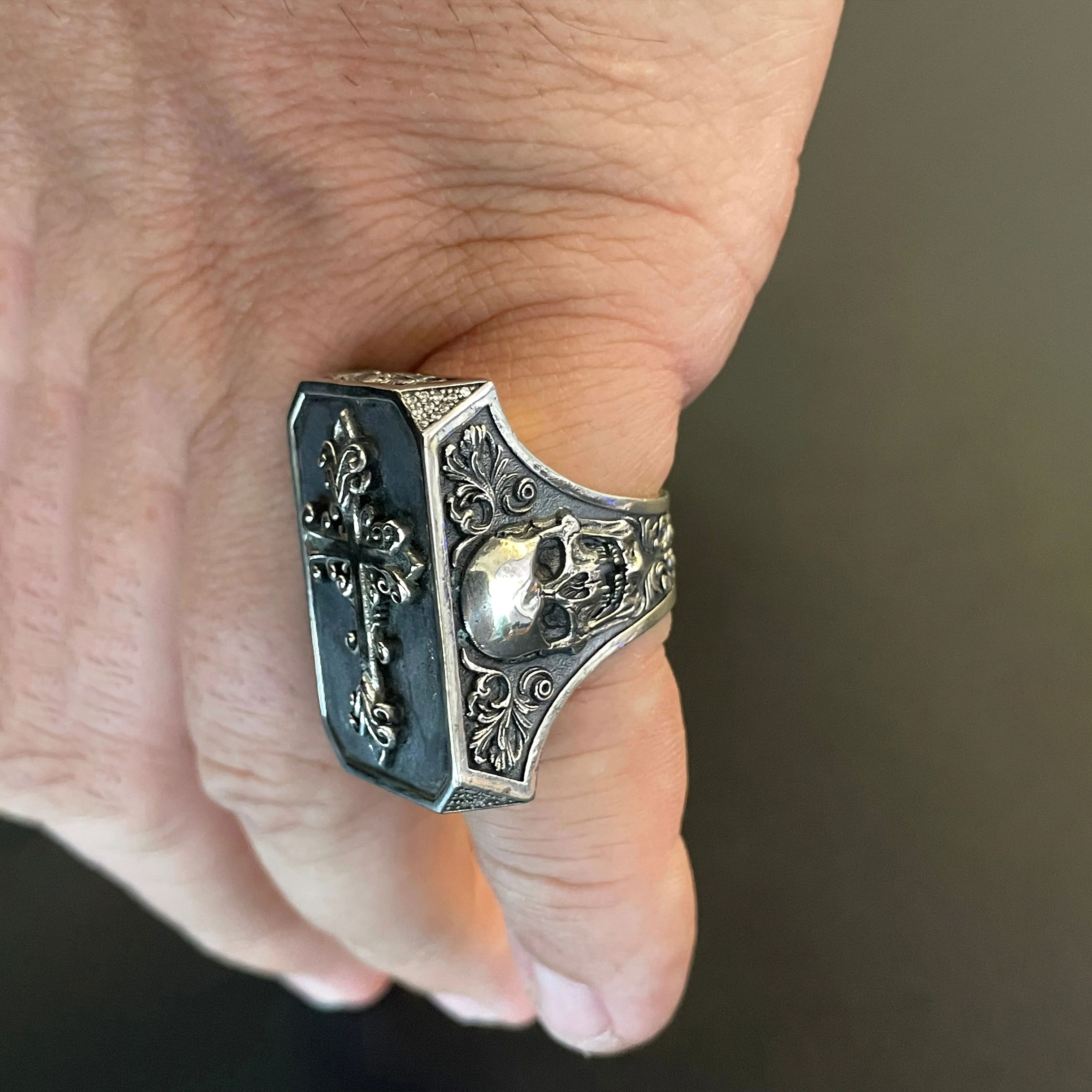 Polish Crusader Cross Skull Ring (The last 26 items in stock)