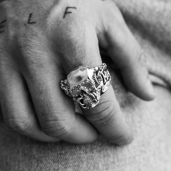 VIC RATTLEHEAD（sterling silver ring）