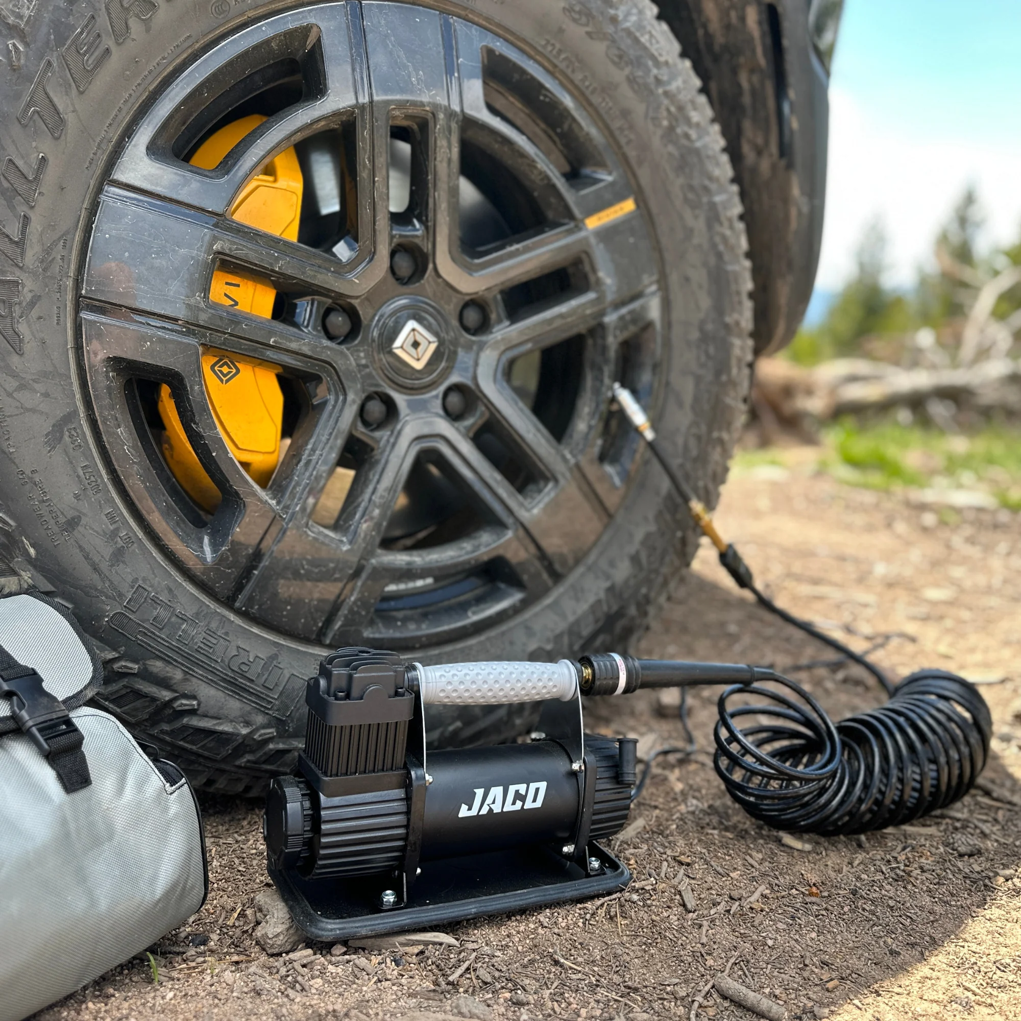 TrailPro Heavy Duty Portable Air Compressor - 3.5 CFM (12V/33A) | On x Off Road Tire Inflator Kit