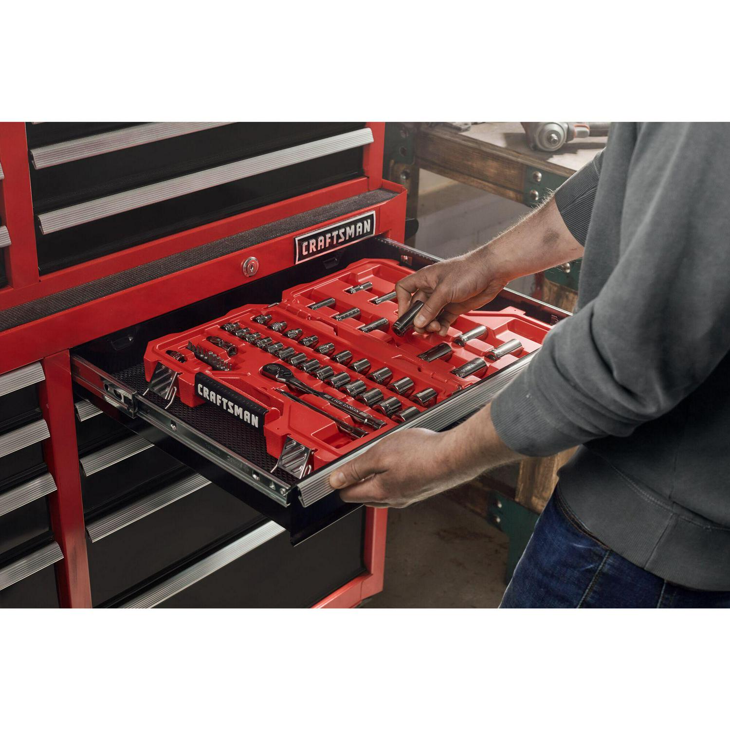 CRAFTSMAN 2000 Series 51.5-in W x 24.7-in H 8-Drawer Steel Tool Chest (Red)