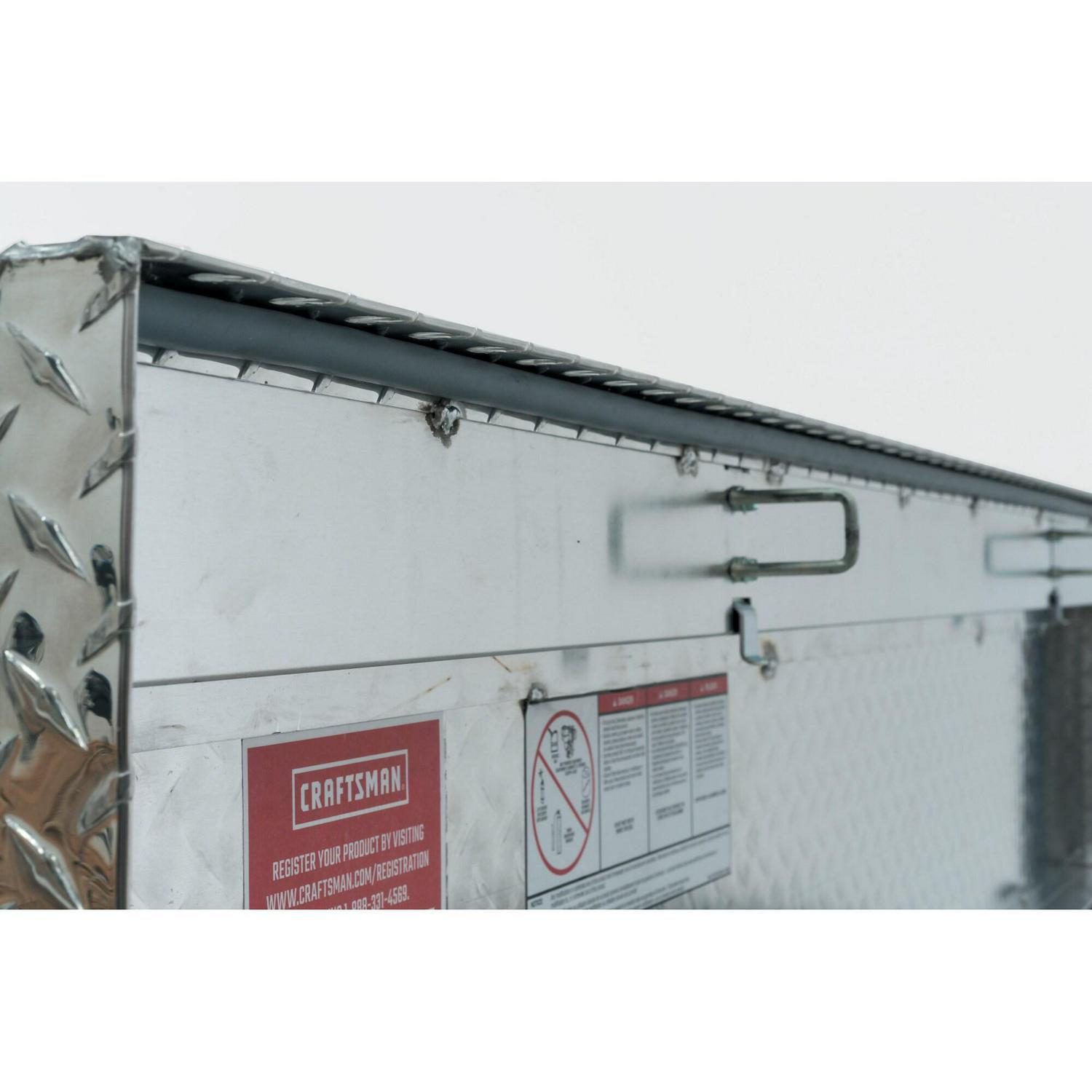 CRAFTSMAN 71.3-in x 19.5-in x 17.2-in Silver Aluminum Crossover Truck Tool Box