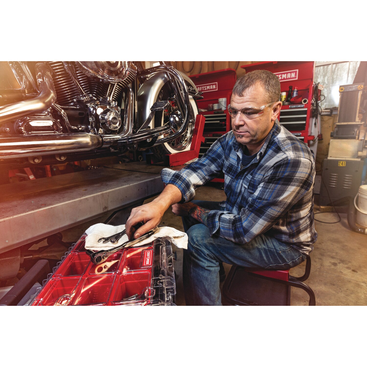 CRAFTSMAN 51-Piece Standard (SAE) and Metric Combination Gunmetal Chrome Mechanics Tool Set with Hard Case