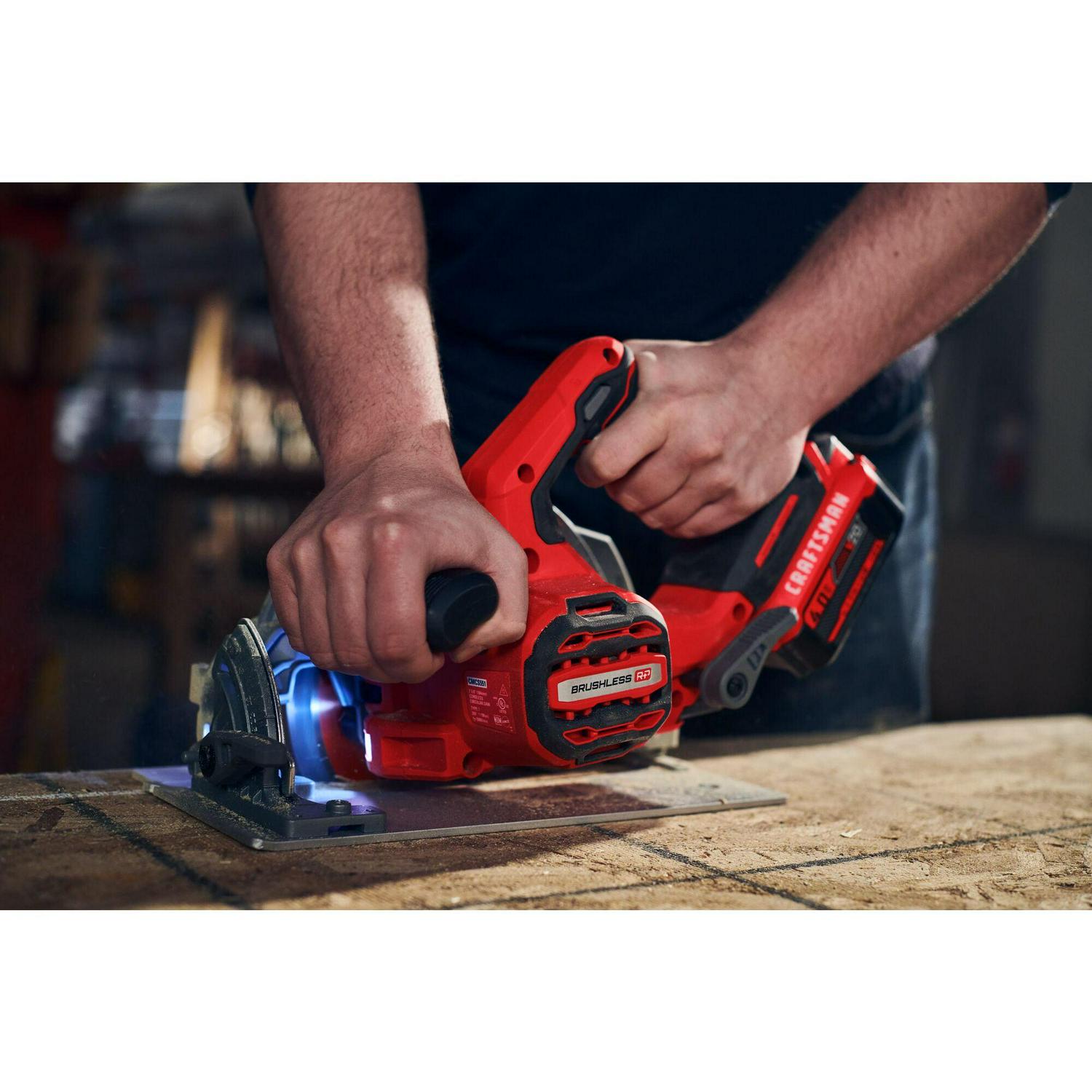 CRAFTSMAN V20 RP 20-volt Max 7-1/4-in Brushless Cordless Circular Saw (Bare Tool)