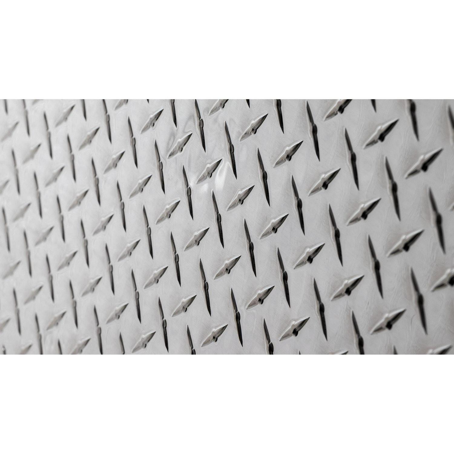 CRAFTSMAN 18.34-in x 19.02-in x 33.64-in Silver Aluminum Chest Truck Tool Box