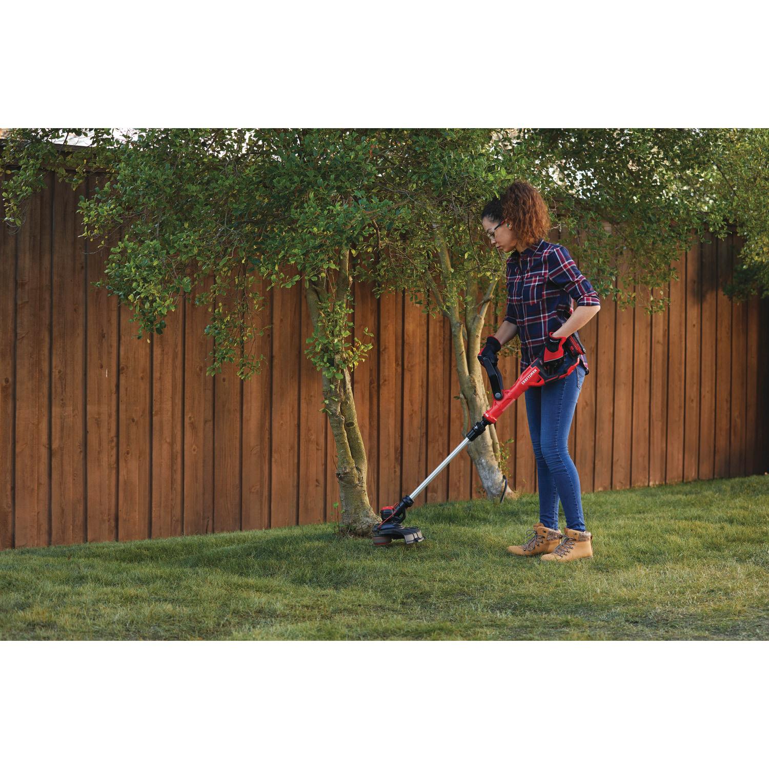 CRAFTSMAN V20 20-volt Max Cordless Battery String Trimmer and Leaf Blower Combo Kit (Battery and Charger Included)