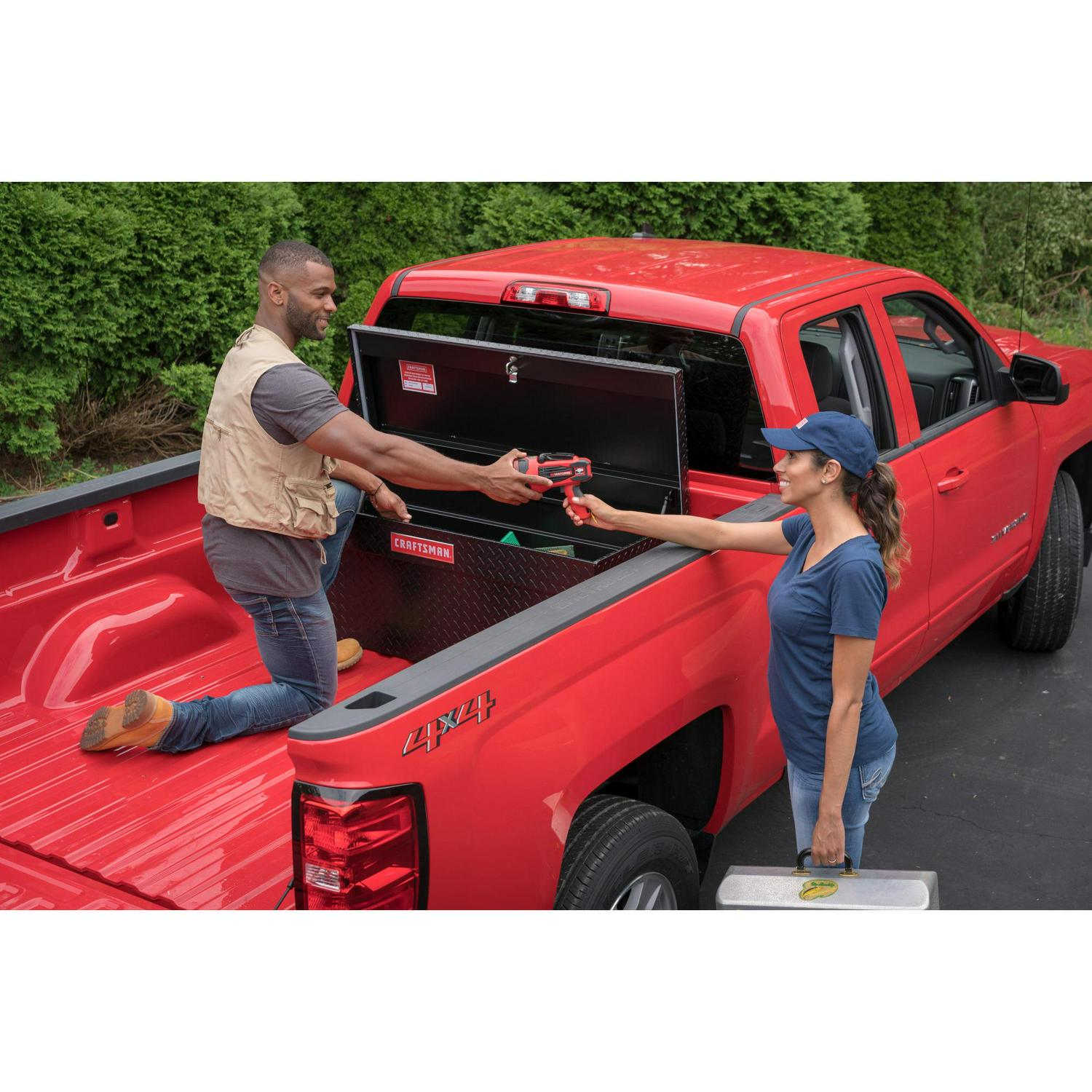 CRAFTSMAN 40.86-in x 19.57-in x 19.2-in Matte Black Aluminum Chest Truck Tool Box