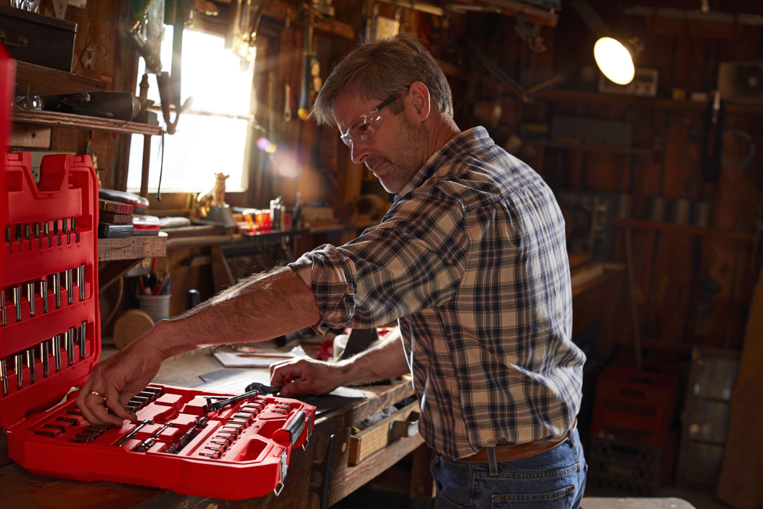 CRAFTSMAN 81-Piece Standard (SAE) and Metric Combination Gunmetal Chrome Mechanics Tool Set with Hard Case