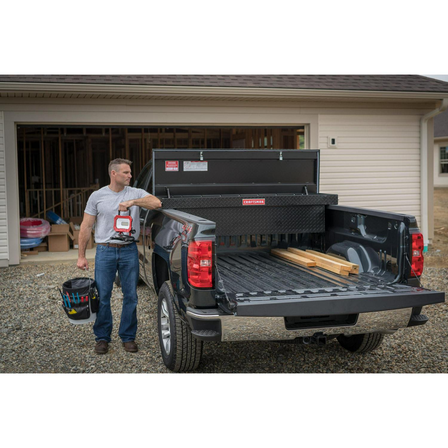 CRAFTSMAN 71.3-in x 19.5-in x 17.2-in Matte Black Aluminum Crossover Truck Tool Box